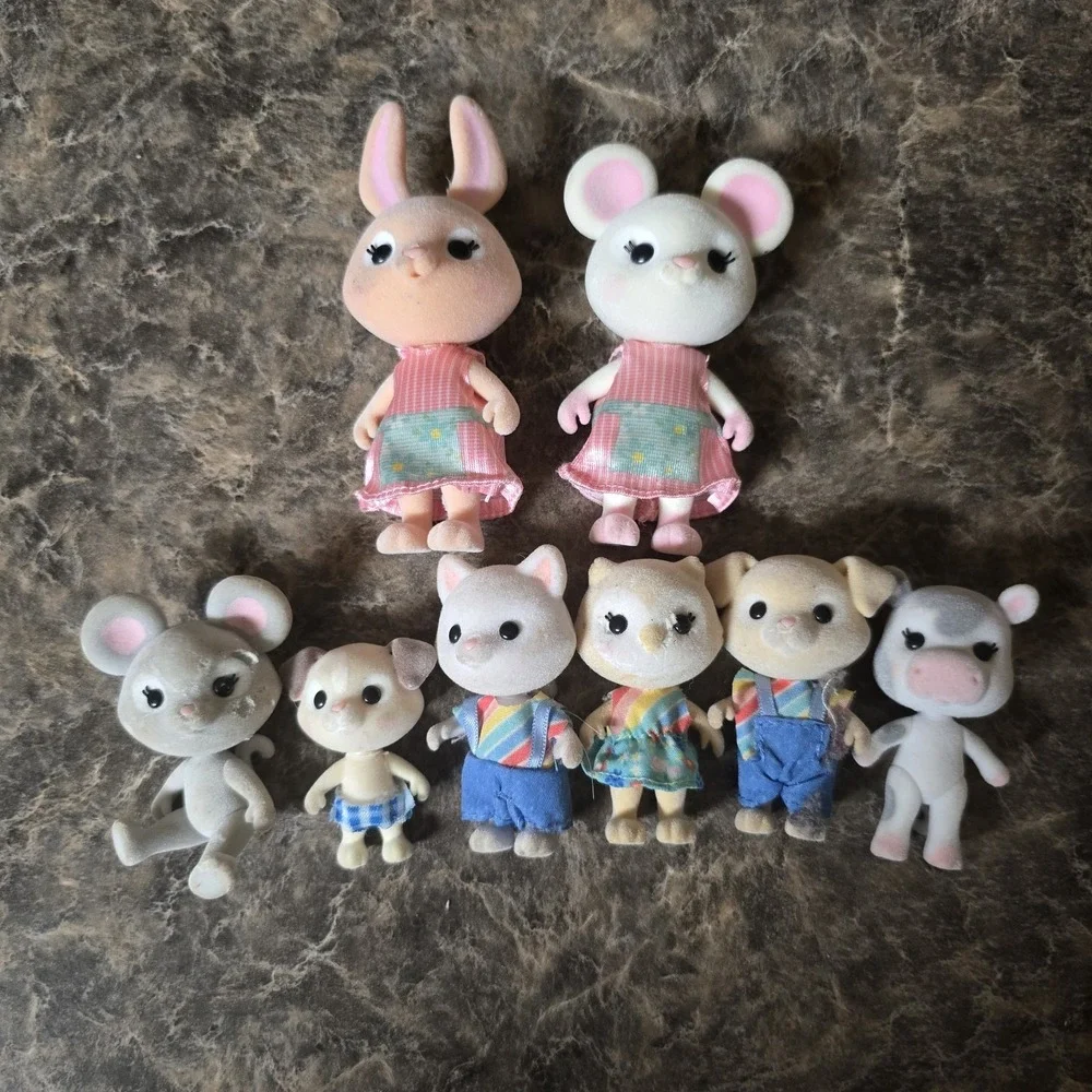 Honey Bee‎ Acres PLAYGROUND PALS   SET OF 8